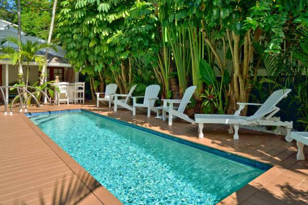 communal pool vacation rentals